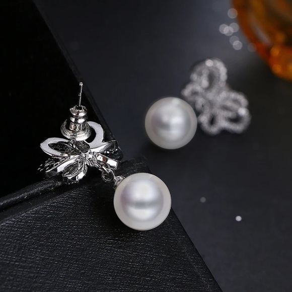 🌟 Sterling Silver Bow Elegant Simulated Pearl Drop Earrings - Picture 2 of 4